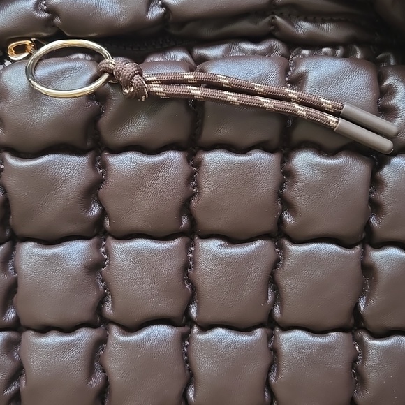 NWOT Urban Expressions Brown Quilted Hobo Bag - Picture 4 of 5